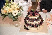 Svatební oběd a krájení dortu 