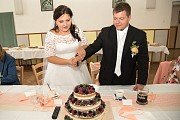 Svatební oběd a krájení dortu 