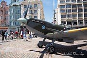 Maketa letounu Spitfire na plzeňském náměstí