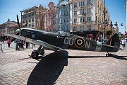 Maketa letounu Spitfire na plzeňském náměstí
