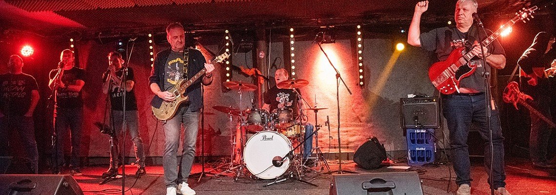 Replay Entertainment Band