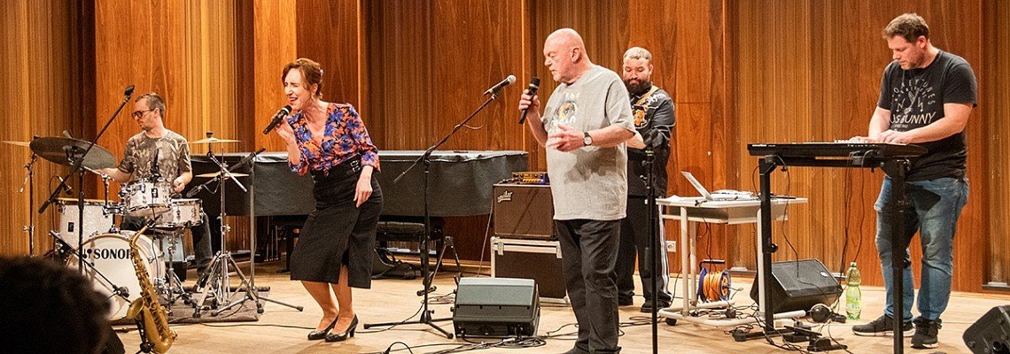 Duet Petera Lipy s Mirkou Novak