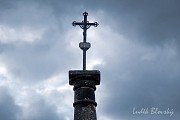 Před Losinou u Mantova stojí opuštěný křížek