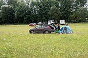 Parkoviště, stany a areál před startem