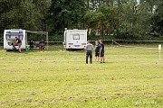 Parkoviště, stany a areál před startem
