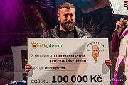 Přípravy, předání šeku