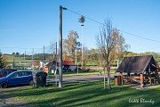 Přírodní minizoo v Tojicích a májka na hřišti