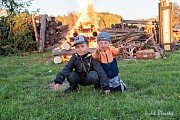 Přírodní minizoo v Tojicích a májka na hřišti