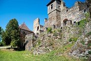 Prohlídka hradu, zámku a galerie Klenová, skupinové fotografování