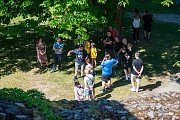 Prohlídka hradu, zámku a galerie Klenová, skupinové fotografování