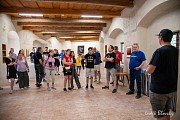 Prohlídka hradu, zámku a galerie Klenová, skupinové fotografování