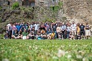 Prohlídka hradu, zámku a galerie Klenová, skupinové fotografování