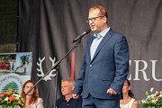 Zahájení, předávání diplomů