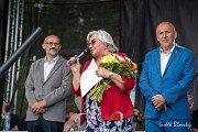 Zahájení, předávání diplomů