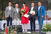 Zahájení, předávání diplomů