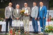 Zahájení, předávání diplomů