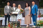 Zahájení, předávání diplomů