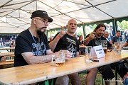 Ještě před festivalem
